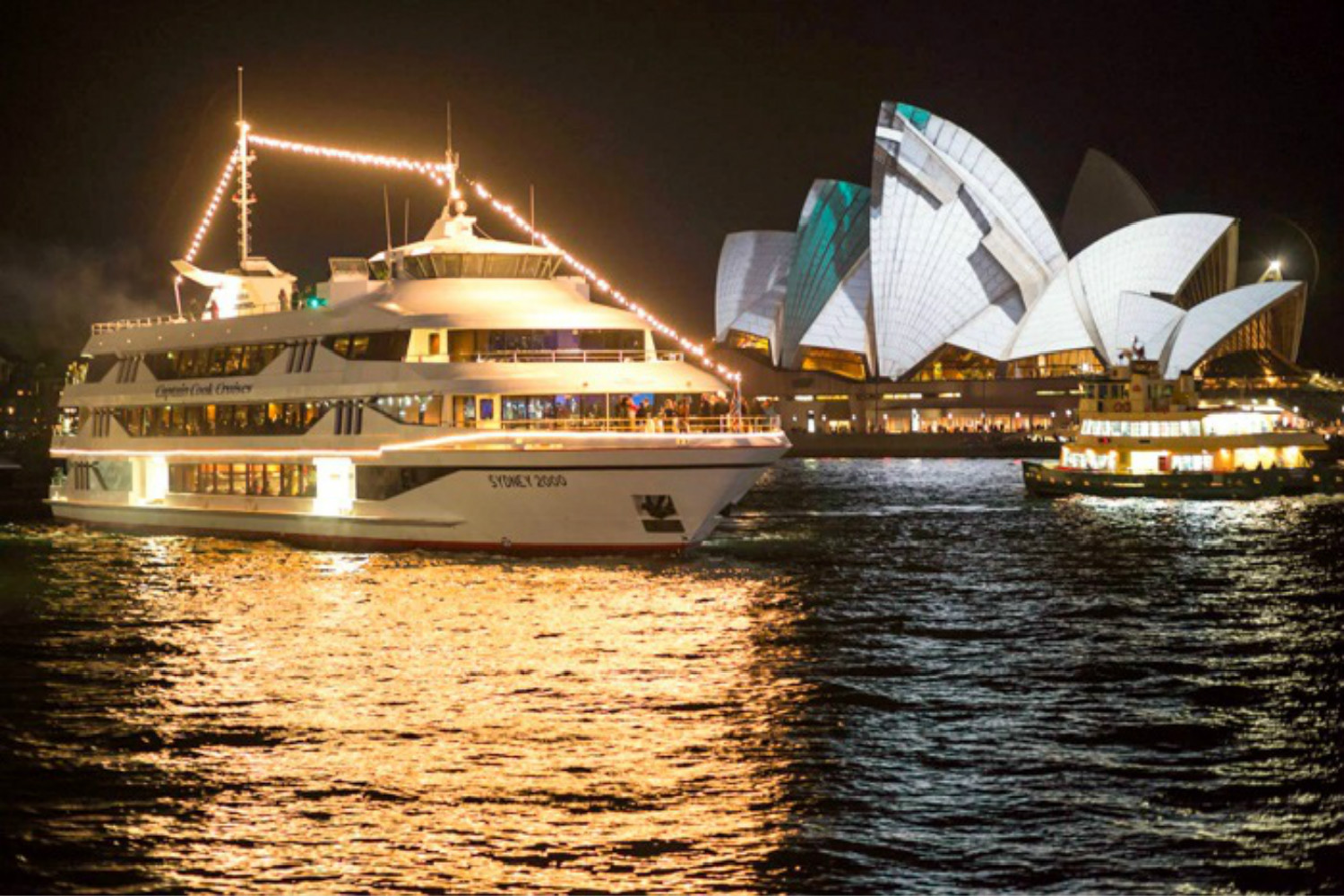 (20599) 悉尼海港2.5小时晚餐游船(牛排/龙虾多种菜单可选+19:00出发)